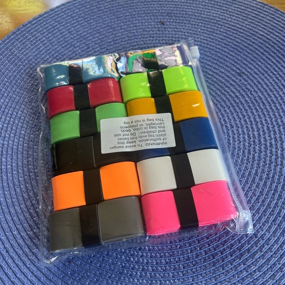 12 Pieces Tennis Racket Badminton Racket Grip Tape Overgrips for Anti-Slip color - Picture 3 of 4